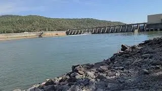 Visiting beautiful Lake Guntersville Dam on our vacation