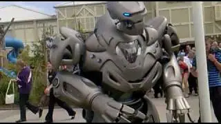 Titan the Robot punches drunk guy. Butlins Bognor 2010.