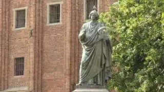 Nicolaus Copernicus statue, Toruń, Kuyavian-Pomeranian, Poland, Europe
