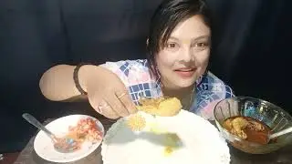 Deshi chicken curry with chapati and rice and chatni.