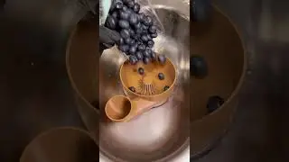 This 3D Printed Bowl Can Wash Your Berries All by Itself