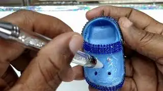 (Video: S. 3 Ep. 26) Keychain Crocs Shoes Glam Crystal Bling Diamond DIY. High End Luxury.