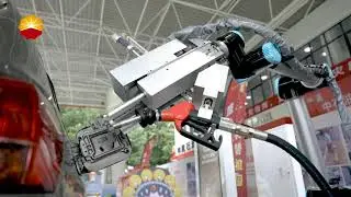 China's first refueling robot goes live at CNPC gas station in Zhengzhou
