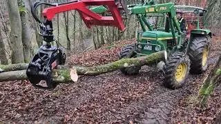 Buchenholz rücken  mit John Deere 2030 und Verladezange.