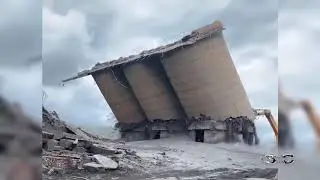 10 Extreme Dangerous Idiots Excavator Operator Skill   Fastest Building Demolition Excavator Skills