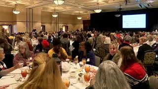 US Sen. Mark Warner visits Virginia Women's Conference