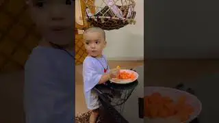 #baby#foodie #papaya #independent #14 months ild#love👏😋