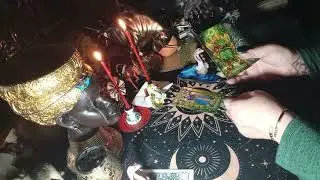 Дьявол глумится над колдунами ! Кто колдунов призывал ,тот ничего им не дал !