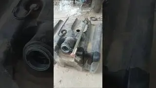 truck fuel tank stunner fully choked #shorts #truckmechanic #dieseltank #fueltank #mechanic #repair