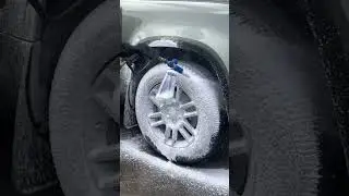 Land Rover Defender wheel cleaning &mdash; brake dust gone, shine restored.