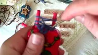 Spool knitting with 2 pegs part 2 by Noreen Crone-Findlay (c