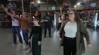 🎉💃 Encore une soirée de folie dans un Super U ! 💃🎉 En octobre, nous avons eu le plaisir