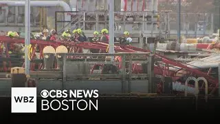 2 people killed in crane collapse in Everett