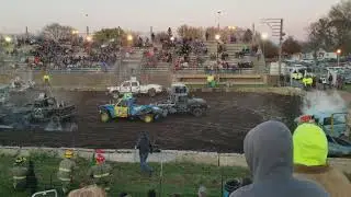 Pumpkin smash 2017 (New Ulm)- trucks