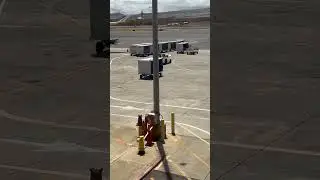 MAUI AIRPORT #WhileWaiting #ConnectingFlight #Shorts #Nice