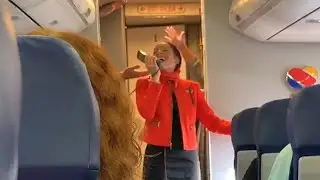Singing flight attendant spreads joy to passengers | More in Common