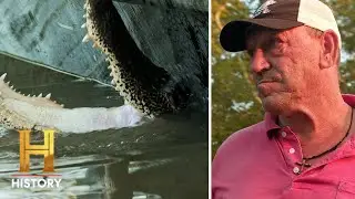 Swamp People: Troy Catches 