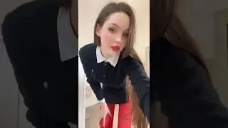 Quick outfit check ✔️ another way to style trendy red tights