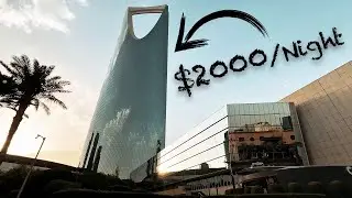 В роскошном отеле стоимостью 2000 долларов за ночь (Four Seasons, Kingdom Center)