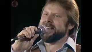 Moe Bandy And Joe Stampley - Where's The Dress 1985