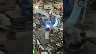 Panasonic TM-1400 welding robot. With GIII controller.  #robotarm #industrialrobot #weldingrobot
