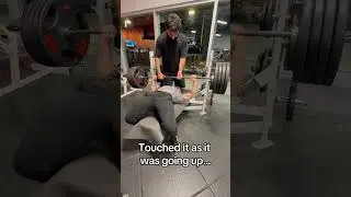 Spotter fail #gym #fitness #benchpress #bodybuilding #gymworkout #gymroutine