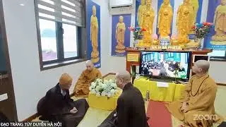 Thầy Thích Đạo Thịnh và Cư sĩ Phúc Trí hộ niệm cho cụ Tuân