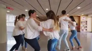 Dancedub UVic - estudiants i personal de la UVic ballant per les instal·lacions. Uptown Funk