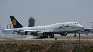 Lufthansa Boeing 747-8 [D-ABYH] Landing at LAX