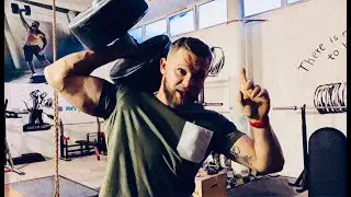 Jiří Tkadlčík - Jak dát 100kg jednoručku nad hlavu? [Technika v 5 minutách]