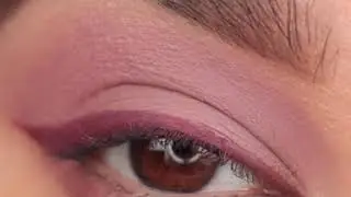 Eyeliner tutorial using Melted shadows by TOOFACED