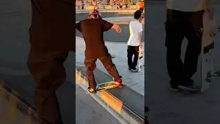 Rare Frontside Darkslide by @authenticandyanderson at Venice Skatepark 😳 #NkaVids #Skateboarding
