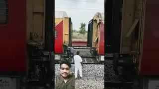 Train Railway Coupling खतरनाक जॉब#shorts