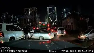 01.12.2025. г. Алматы, Тургут Озала - Абая.ДТП. Toyota Camry 972BLJ05, Toyota Land Cruiser 457AKD08.