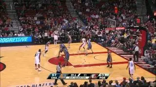 Jarron Collins Elbows Najera - 3.5.2011 vs Bobcats