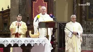 Nadbiskup Mate Uzinić na misi u riječkoj katedrali okupio molitelje i one koji im se protive