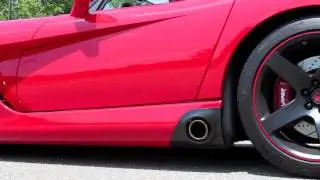 2003 Dodge Viper SRT-10 (Start up, light rev, drive by)