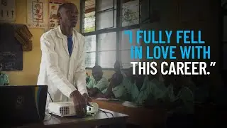 With UNICEF Support, a Teacher in Rwanda Helps his Students Master Digital Learning