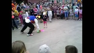 Unbelievable Street Clown Skills