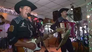 LOS BRONCOS DEL VALLE - SE VENDE ESTA CASA - COVER - EN PARRILLADAS DONDE LA CUCA