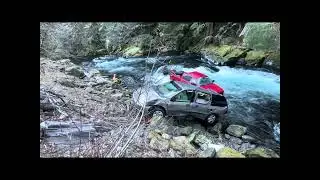 2 vehicles ended up in River 
