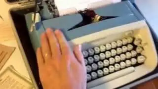 Royal Safari 1966 portable manual typewriter