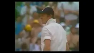 ENGLAND v AUSTRALIA 4th TEST MATCH DAY 2 HEADINGLEY AUGUST 12 1977 GEOFFREY BOYCOTT ALAN KNOTT