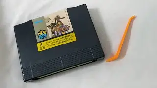 Open and close a Neo-Geo AES cartridge with the right tool