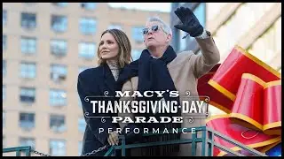 Katharine McPhee Foster & David Foster • Santa Claus is coming to town | Macy's Thanksgiving Parade