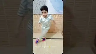 sarbaaz khan is entertaining kids to make happy  😊