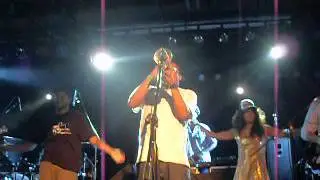 EMICIDA E ULLY COSTA (SANDALIA DE PRATA) - SAMBA DE RAIZ