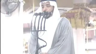 المؤذن (عادل عبدالرحمن كاتب) يرفع الأذان من المسجد النبوي الشريف