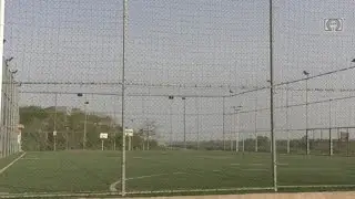 Maracana, en effet le terrain de football de Maracana situ&eacute; au niveau du Rond - point des martyrs.