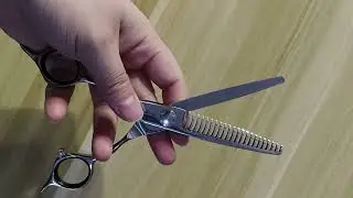 Left-hand hair scissors. #barber #barbershop #barbertips #hairdresser #haircut #scissors #tools